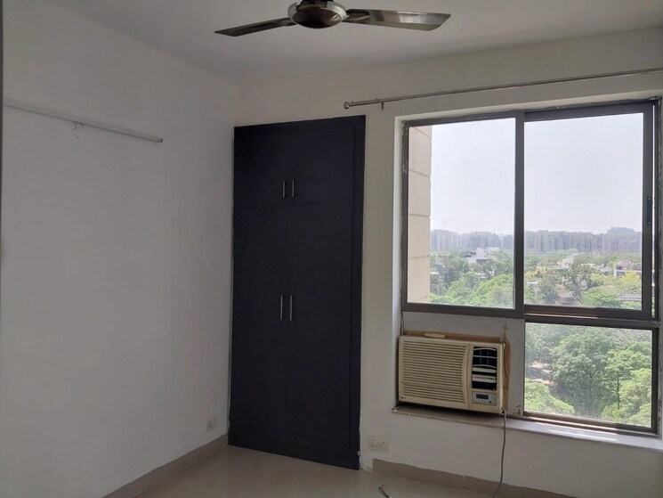 Room, unitech-uniworld-gardens-2 2.5 Bedroom 997 Sq.Ft. Apartment In Sector 47 Gurgaon 8302594