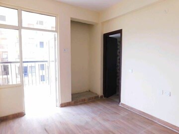 Room in 2 BHK Apartment at River Heights Plaza, Raj Nagar Extension – for Sale