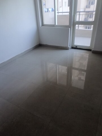Room in 2.5 BHK Apartment at AWHO Shanti Vihar, Sector 95 – for Rent