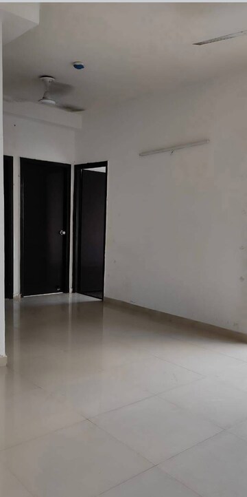 Room in 2.5 BHK Apartment at Mahagun Mywoods, Sector 16c Greater Noida – for Rent