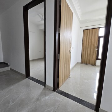 Room in 2 BHK Apartment at Palm Residency Chhatarpur, Rajpur Khurd Extension – for Rent