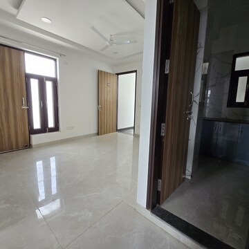 Room in 2 BHK Apartment at Palm Residency Chhatarpur, Rajpur Khurd Extension – for Rent