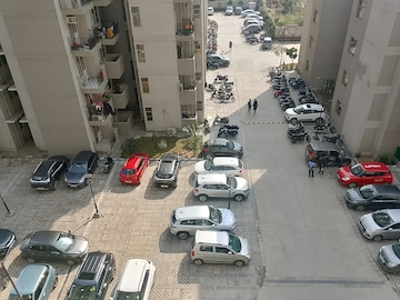 Master Bedroom in 2 BHK Apartment at Signature Solera Apartment, Sector 107 – for Rent