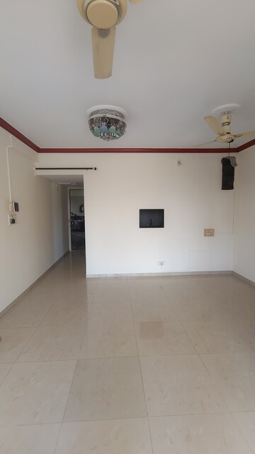 Room in 2 BHK Apartment at Jasmine Tower, Vasant Vihar – for Rent