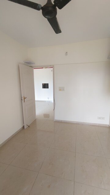 Room in 2 BHK Apartment at Jasmine Tower, Vasant Vihar – for Rent