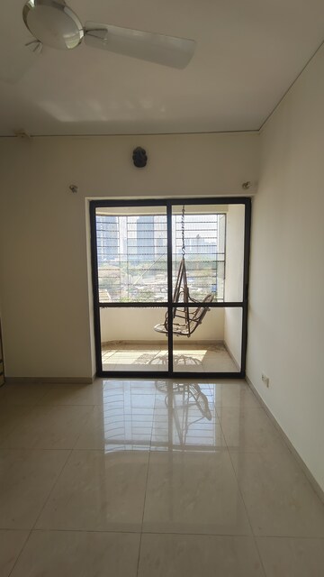Room in 2 BHK Apartment at Jasmine Tower, Vasant Vihar – for Rent