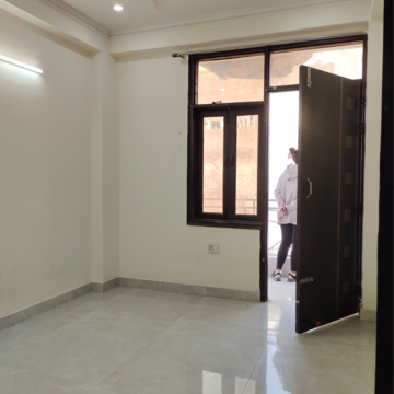 Room in 1 BHK Apartment at Palm Residency Chhatarpur, Rajpur Khurd Extension – for Rent