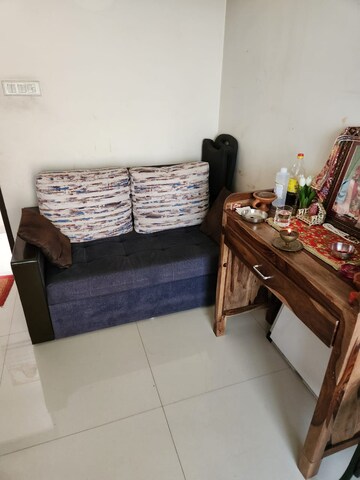 Bedroom in 2 BHK Apartment at DLH Orchid, Andheri West – for Rent