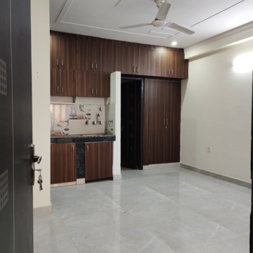Room in 1 BHK Apartment at Palm Residency Chhatarpur, Rajpur Khurd Extension – for Rent