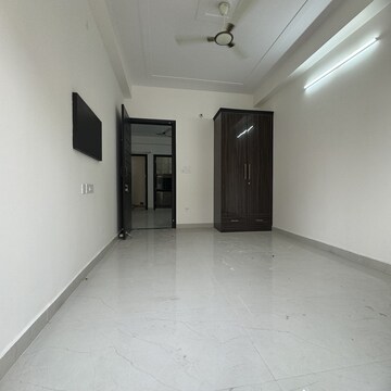 Room in 1 BHK Apartment at Palm Residency Chhatarpur, Rajpur Khurd Extension – for Rent