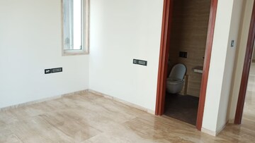 Room in 4 BHK Apartment at Ajmera Zeon, Wadala East – for Rent