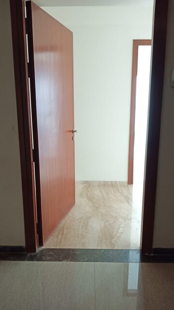 Room in 4 BHK Apartment at Ajmera Zeon, Wadala East – for Rent