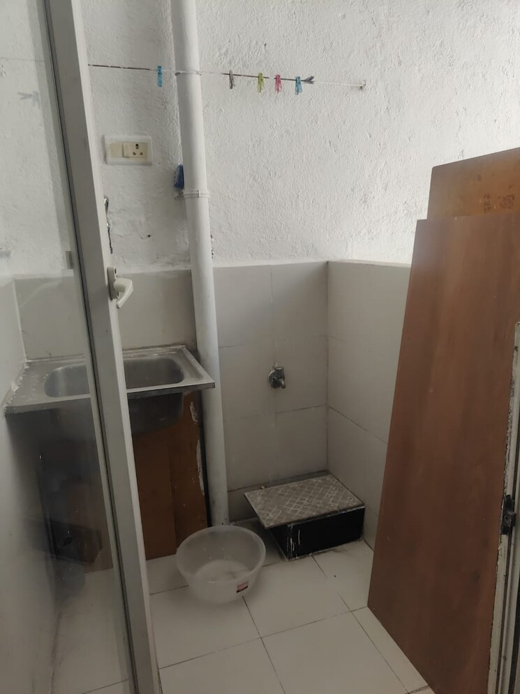 Bathroom, rohan-mithila 3 Bedroom 1350 Sq.Ft. Apartment In Viman Nagar Pune 8302868