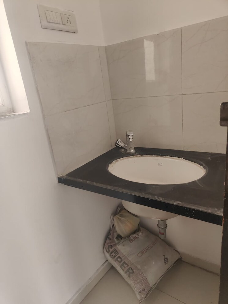 Bathroom, rohan-mithila 3 Bedroom 1350 Sq.Ft. Apartment In Viman Nagar Pune 8302868