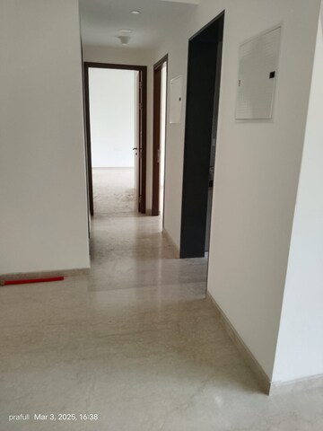 Room in 2 BHK Apartment at Lodha Vista, Lower Parel – for Rent