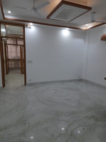 Room in 2 BHK Builder Floor at Lajpat Nagar I – for Rent