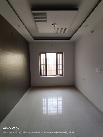 Room in 2 BHK Independent House at Fazullaganj – for Sale