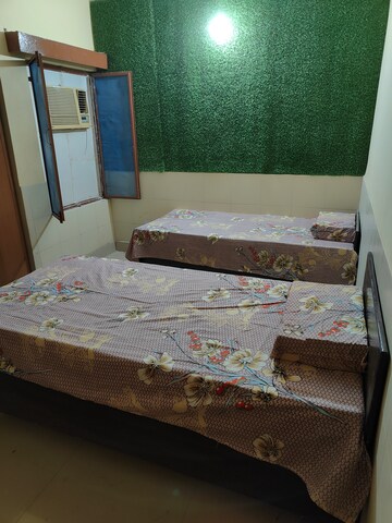 Room in  Pg at Sector 15 – for Rent