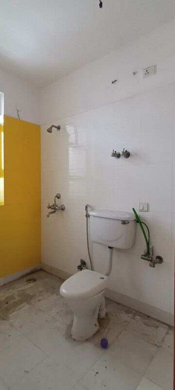 Bathroom in 4 BHK Apartment at Ramprastha Pearl Heights, Vaishali Sector 9 – for Rent