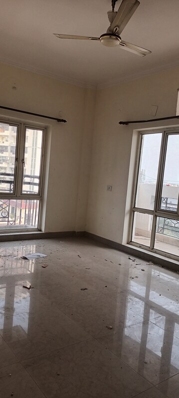 Bedroom in 4 BHK Apartment at Ramprastha Pearl Heights, Vaishali Sector 9 – for Rent