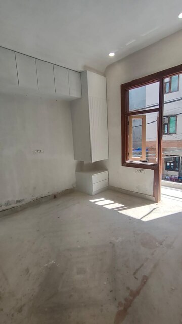 Room in 3 BHK Builder Floor at Rohini Sector 25 – for Sale