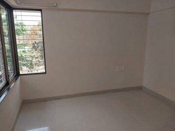 Room in 2 BHK Apartment at Spark Mogra Vikas Chs, Andheri East – for Rent