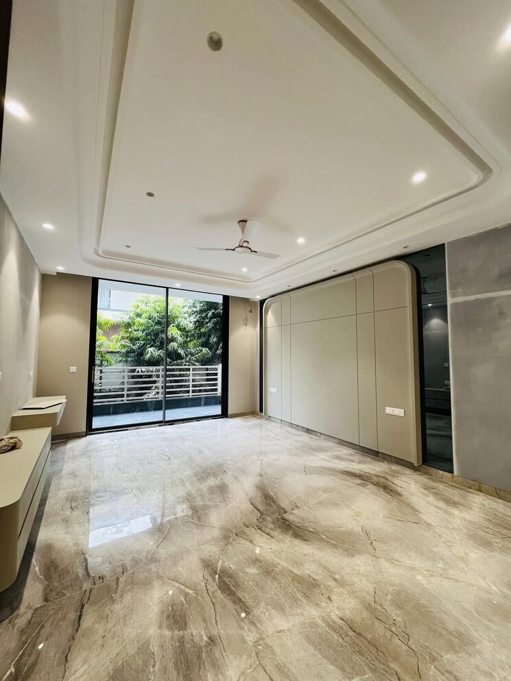 Balcony, sector 57 5 Bedroom 5000 Sq.Ft. Builder Floor In Sector 57 Gurgaon 8302996