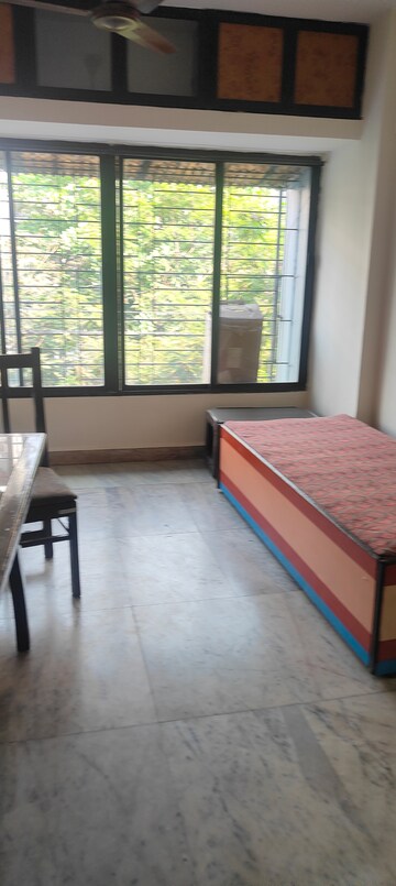 Room in 1 BHK Apartment at Tulsidham Complex, Kapur Bawdi – for Rent