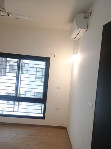 Room in 3 BHK Apartment at Sobha City Gurgaon, Sector 108 – for Rent