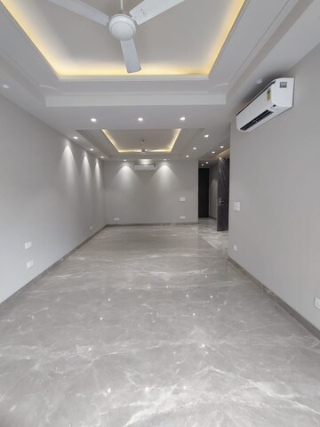 Building Lobby in 3 BHK Builder Floor at Green Park – for Sale