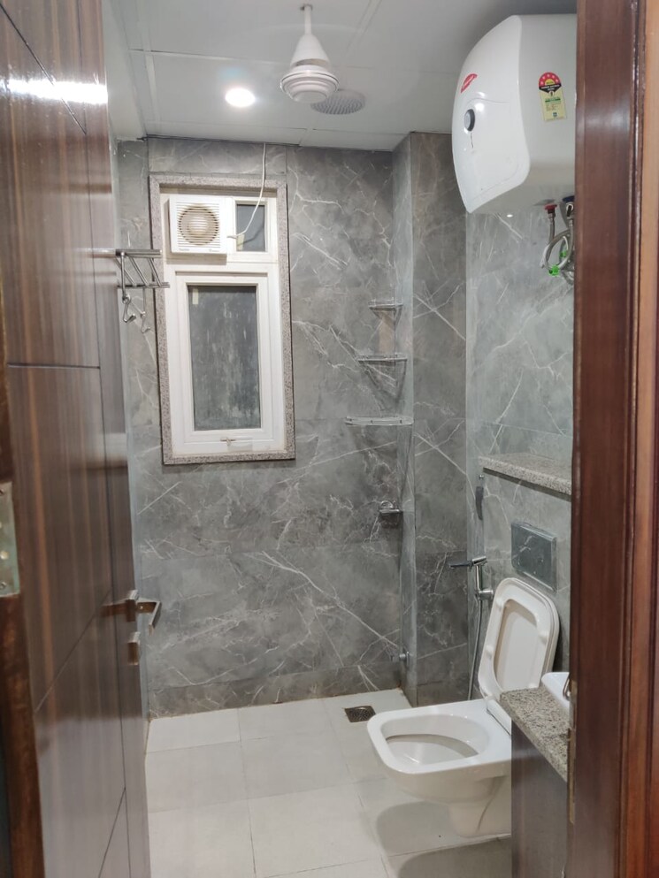 Bathroom, vipul-world-plots 3 Bedroom 1875 Sq.Ft. Independent House In Sector 48 Gurgaon 8303053