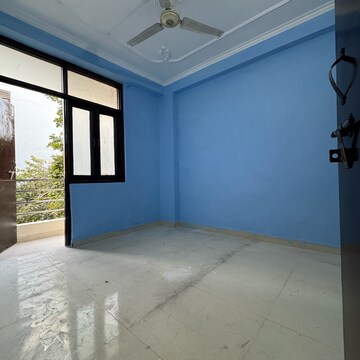 Room in 2 BHK Apartment at Palm Residency Chhatarpur, Rajpur Khurd Extension – for Rent
