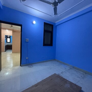Room in 2 BHK Apartment at Palm Residency Chhatarpur, Rajpur Khurd Extension – for Rent