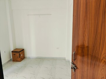 Room in 2 BHK Apartment at Pivotal Paradise, Sector 62 – for Rent