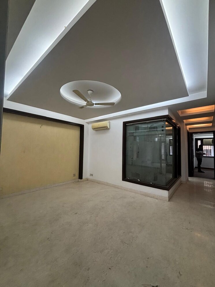 Room, greater kailash i 3 Bedroom 1800 Sq.Ft. Builder Floor In Greater Kailash I Delhi 8303115