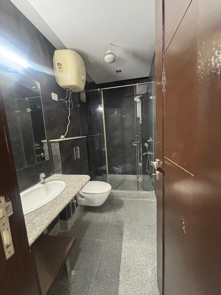 Master Bedroom, greater kailash i 3 Bedroom 1800 Sq.Ft. Builder Floor In Greater Kailash I Delhi 8303115