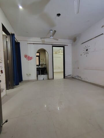 Room in 1 BHK Builder Floor at Saket – for Rent