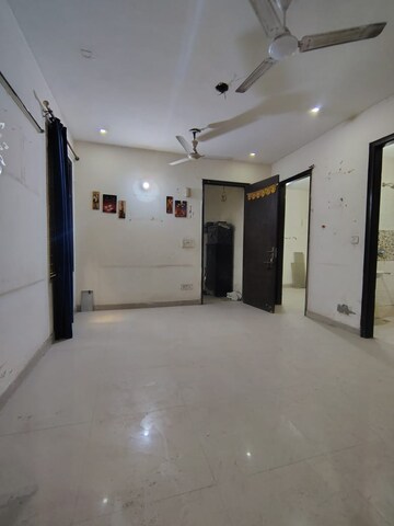 Room in 1 BHK Builder Floor at Saket – for Rent