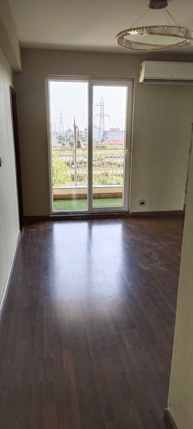 Room, bptp-discovery-park 2 Bedroom 1258 Sq.Ft. Apartment In Sector 80 Faridabad 8303210