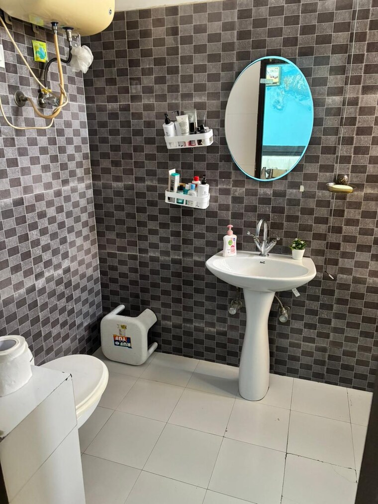 Bathroom, maya-garden-city 2 Bedroom 1154 Sq.Ft. Apartment In Lohgarh Zirakpur 8303142