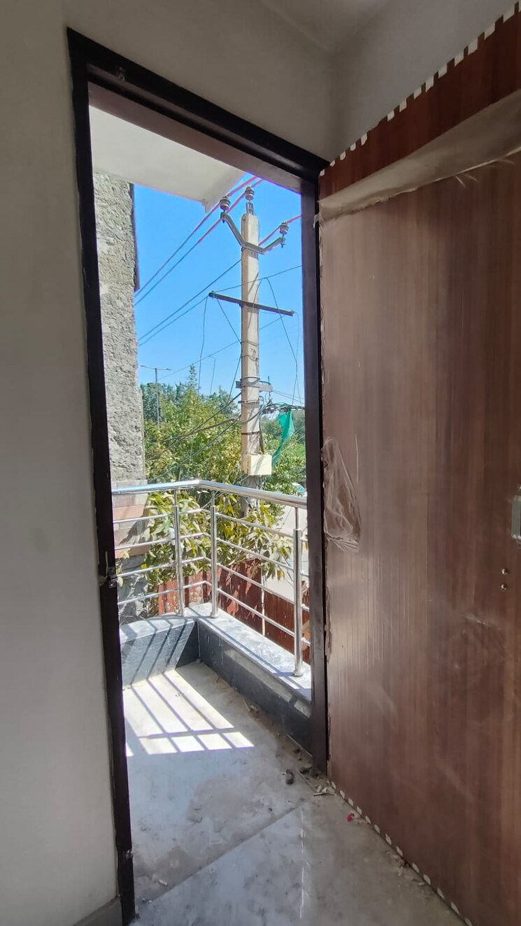 Balcony, rohini sector 25 2 Bedroom 600 Sq.Ft. Builder Floor In Rohini Sector 25 Delhi 8303159