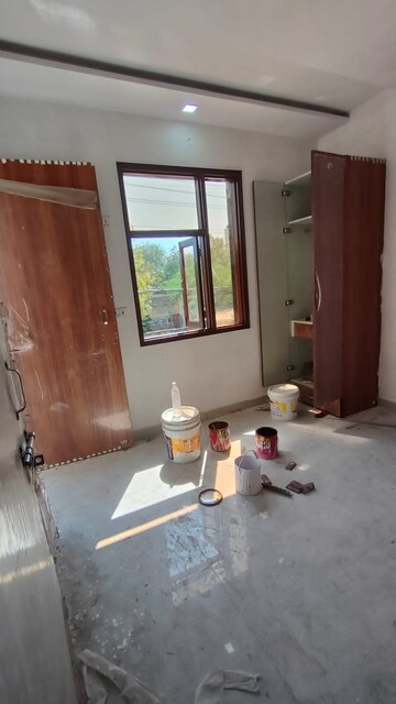Room in 2 BHK Builder Floor at Rohini Sector 25 – for Sale