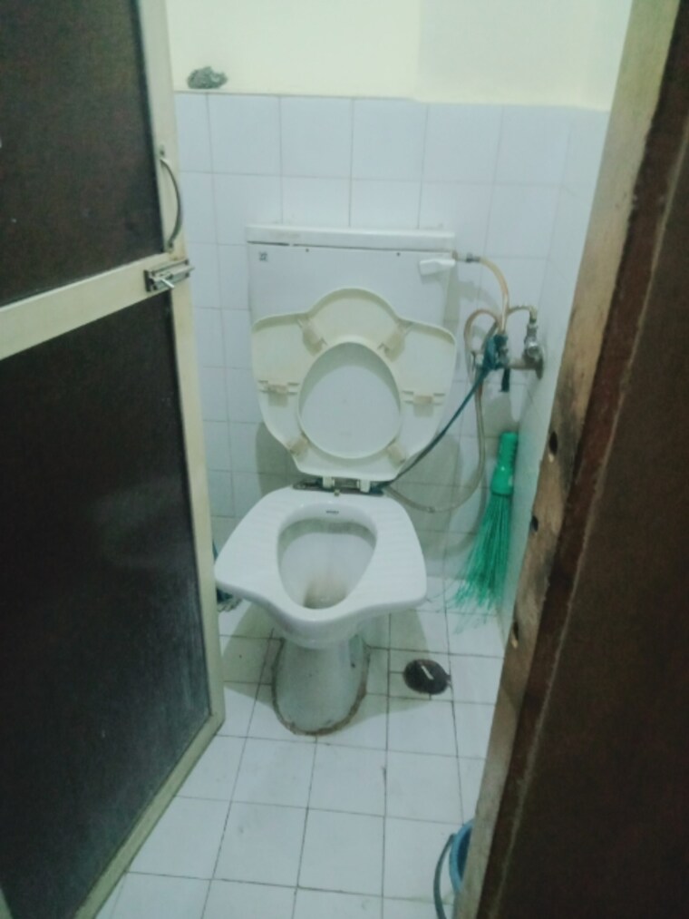 Bathroom, bhabha nagar 2 Bedroom 990 Sq.Ft. Apartment In Bhabha Nagar Nashik 8303166