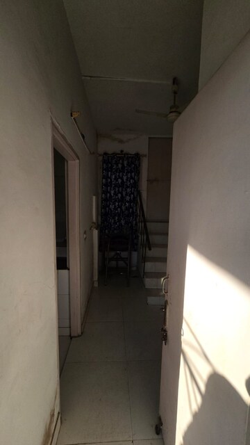 Building Lobby in 1 RK Builder Floor at South Extension ii – for Rent