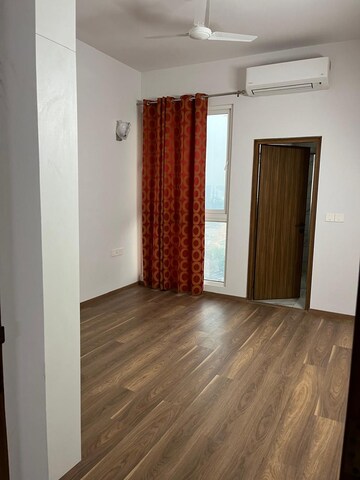 Room in 3 BHK Apartment at Conscient Hines Elevate, Sector 59 – for Rent