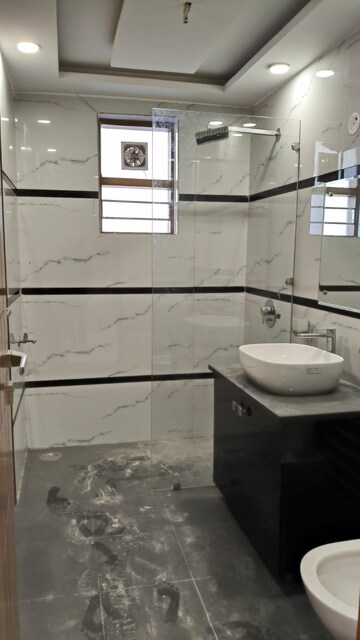 Bathroom in 3 BHK Builder Floor at Sector 15 – for Rent