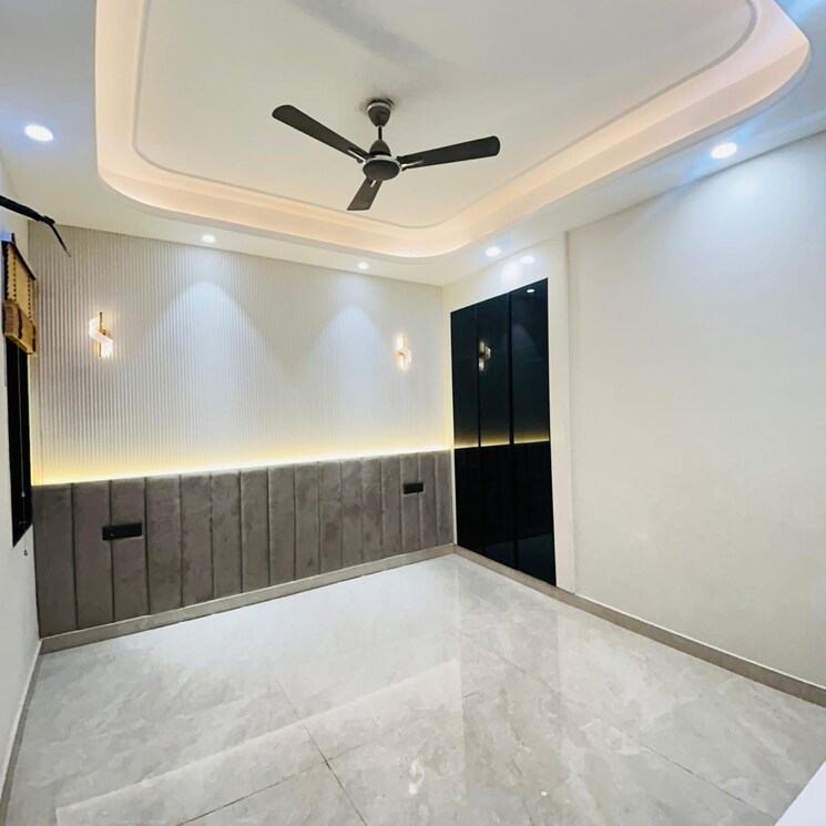 Room, unitech-south-city-ii 4 Bedroom 300 Sq.Yd. Builder Floor In South City 2 Gurgaon 8303330