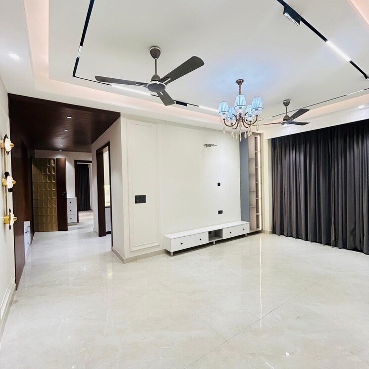 Room, unitech-south-city-ii 4 Bedroom 300 Sq.Yd. Builder Floor In South City 2 Gurgaon 8303330