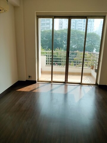 Bedroom in 3 BHK Apartment at Parsvnath Exotica, Sector 53 – for Rent