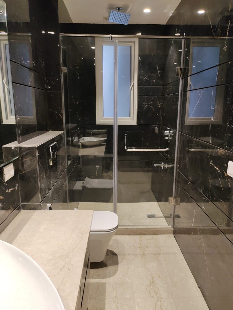 Team Area, green park extension 4 Bedroom 300 Sq.Ft. Builder Floor In Green Park Extension Delhi 8303187